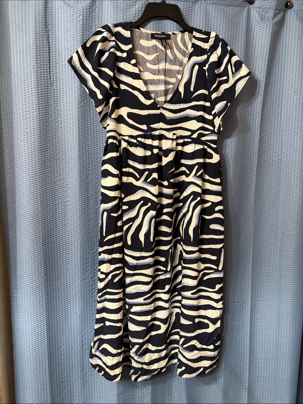 Light floating fabric dress for hot days
